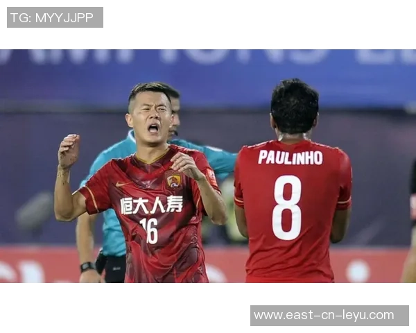 足球星星闪耀赛场背后的故事与荣耀之路